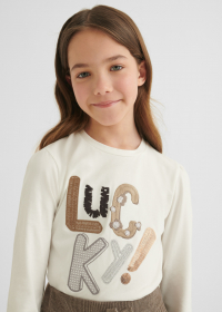 Long-sleeved T-shirt with an application for a girl