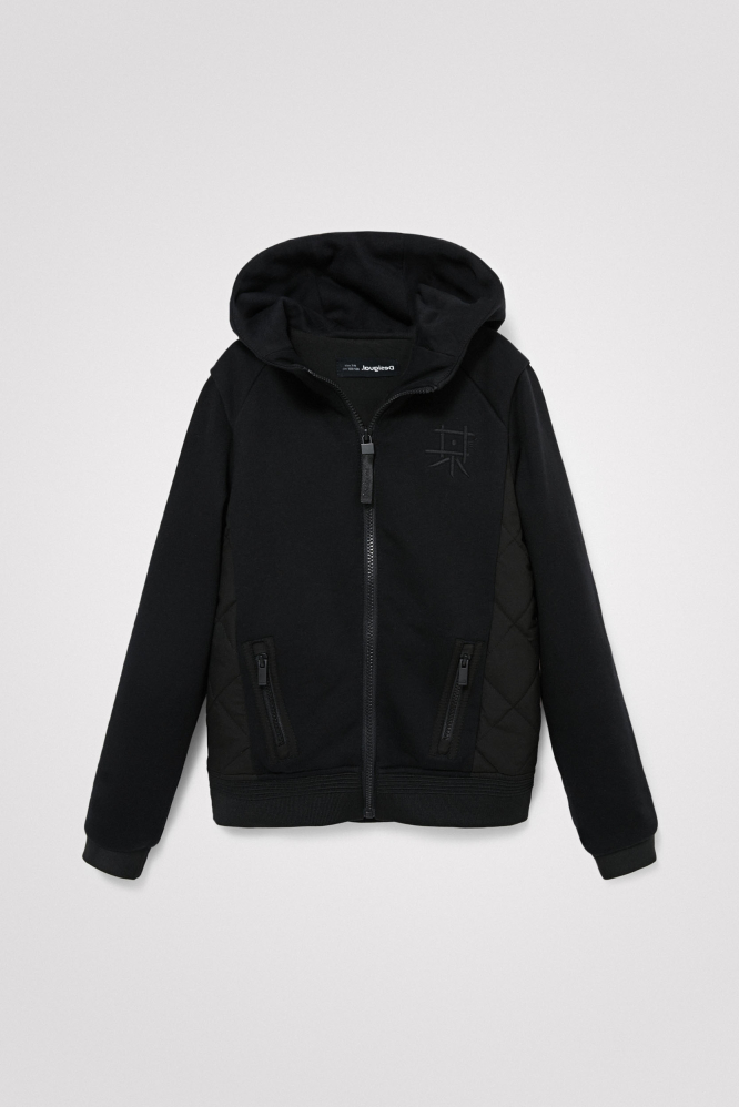 деталь Chlapecká černá plyšová mikina s kapucí DESIGUAL