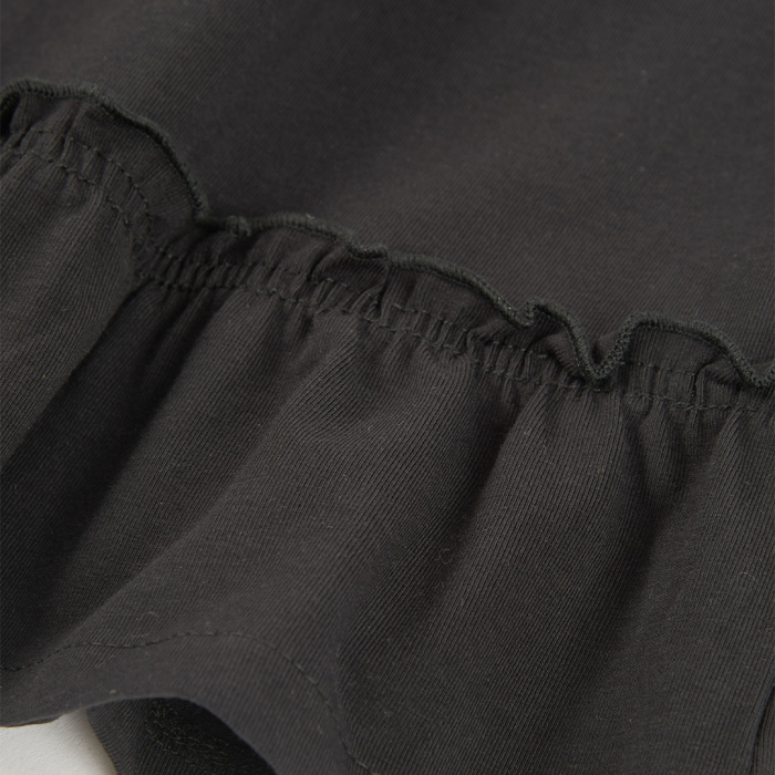 деталь Dívčí černé šaty s volány a výšivkou BOBOLI