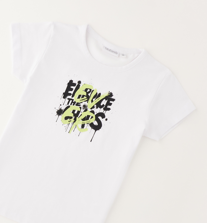 деталь Dívčí bílé tričko s výrazným nápisem SARABANDA