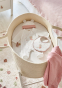 náhled Novorozenecká sada pro dívky - dupačky, čepice a bryndák v dárkovém balení MAYORAL