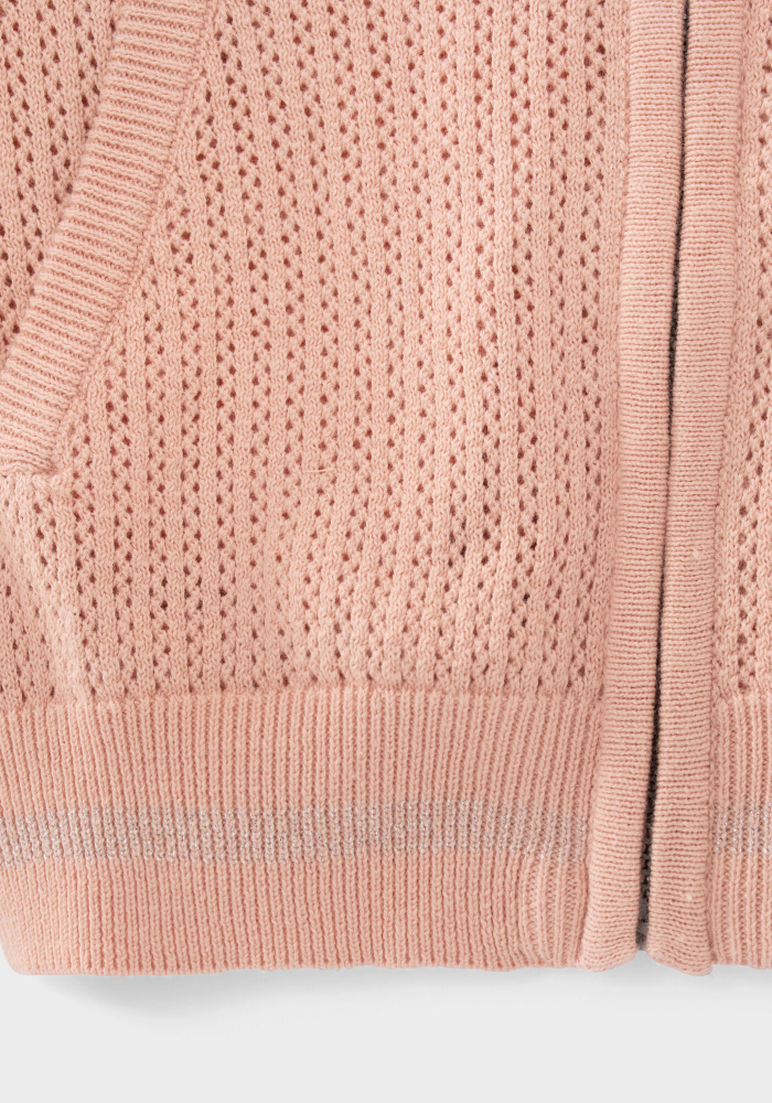 detail Dívčí rozepínací svetr s výšivkou srdce na zádech IKKS